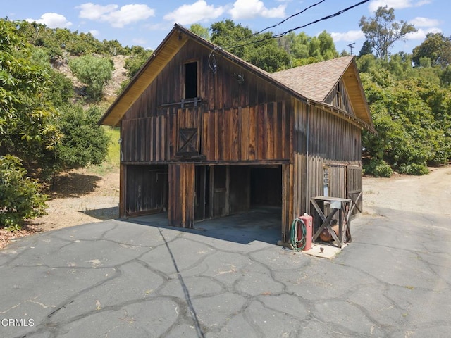 1613 Muir St, Fillmore, CA 93015 - garage featuring a garage