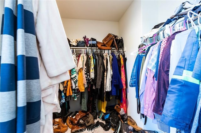 28420 Abbey Ln, Menifee, CA 92585 - view of walk in closet