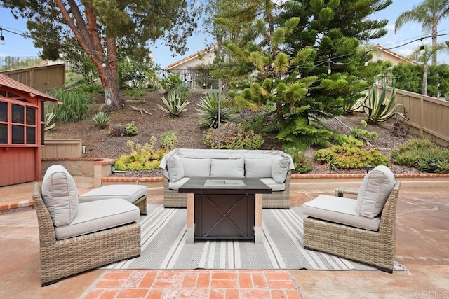 1642 Marbella Dr, Vista, CA 92081 - view of patio featuring an outdoor hangout area