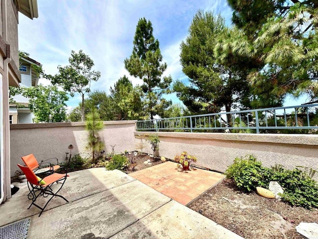 13638 Jadestone Way, San Diego, CA 92130 - fenced backyard featuring a patio area