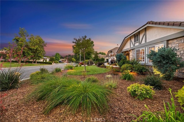 323 N Hacienda Ave, Glendora, CA 91741 - view of yard at dusk