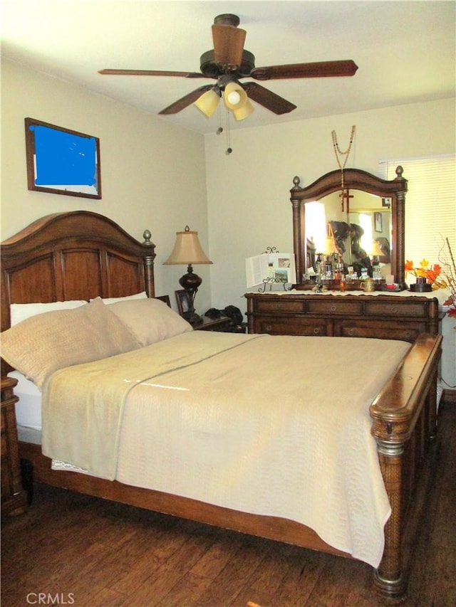 2713 E Monroe St, Long Beach, CA 90810 - bedroom featuring dark wood-style flooring and ceiling fan