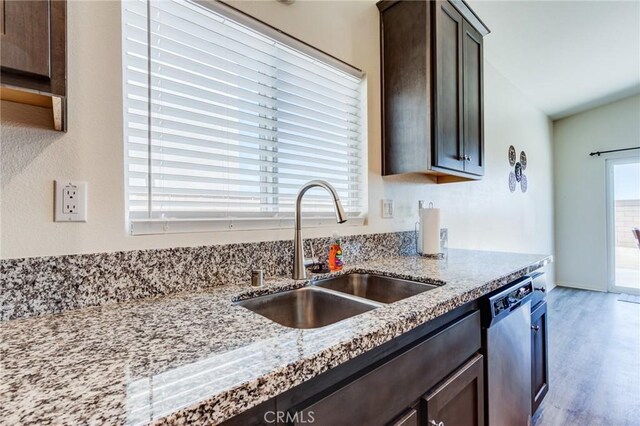 11856 Calenda Ct, Victorville, CA 92392 - photo 18