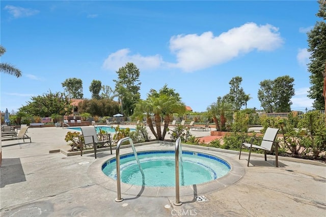 6600 Warner Ave Unit 144, Huntington Beach, CA 92647 - community pool with a community hot tub and a patio area