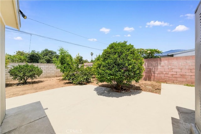 2047 Delford Ave, Duarte, CA 91010 - fenced backyard with a patio area