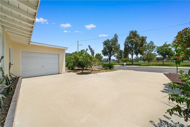 2047 Delford Ave, Duarte, CA 91010 - view of patio with driveway