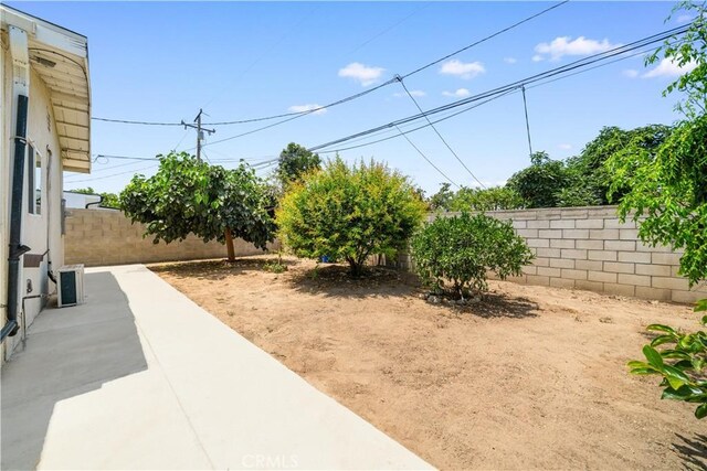 2047 Delford Ave, Duarte, CA 91010 - fenced backyard featuring a patio area