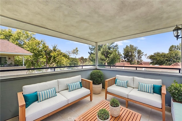 22271 Caminito Danubo, Laguna Hills, CA 92653 - balcony with outdoor lounge area