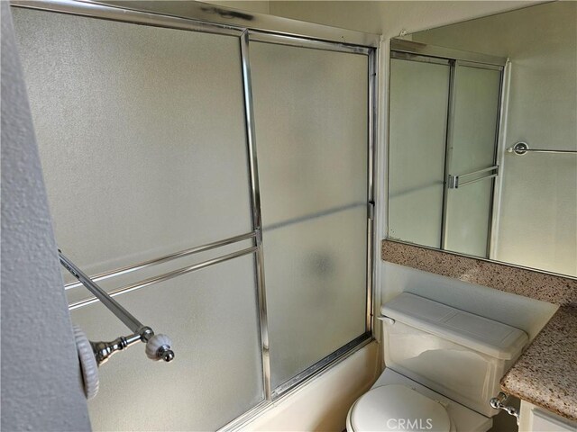 6801 Mammoth Ave Unit 6, Van Nuys, CA 91405 - full bath featuring combined bath / shower with glass door and vanity