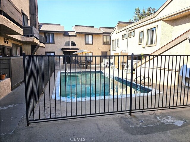 6801 Mammoth Ave Unit 6, Van Nuys, CA 91405 - community pool with a patio