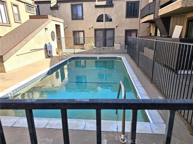 6801 Mammoth Ave Unit 6, Van Nuys, CA 91405 - view of community pool