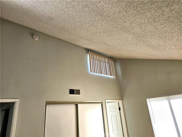 6801 Mammoth Ave Unit 6, Van Nuys, CA 91405 - detailed view of a textured ceiling and a smoke detector