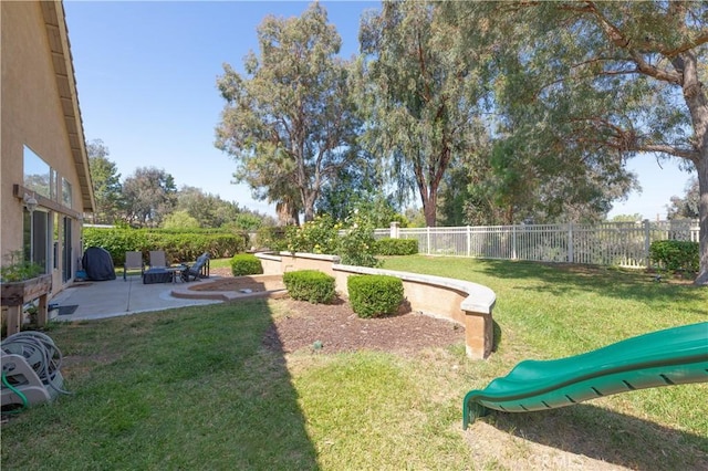 32244 Corte Coronado, Temecula, CA 92592 - view of yard with a patio