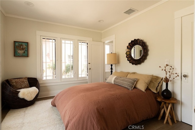 814 E Foothill Blvd, Monrovia, CA 91016 - bedroom with crown molding