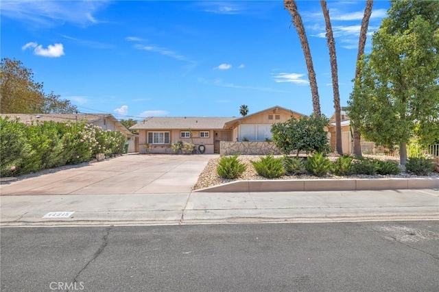 42915 Wisconsin Ave, Palm Desert, CA 92211 - single story home featuring driveway