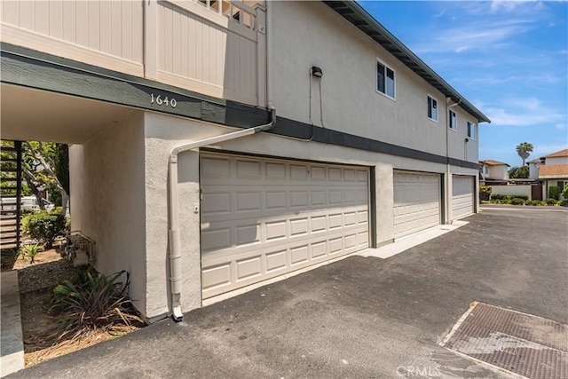 1640 235th St Unit D, Harbor City, CA 90710 - garage featuring driveway
