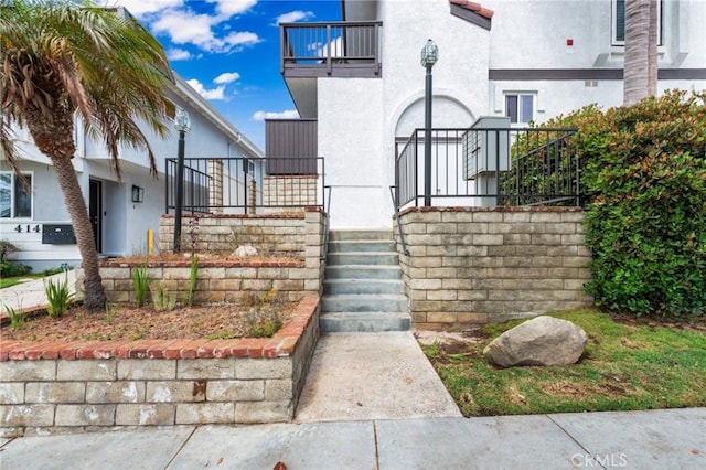 410 N Broadway Unit C, Redondo Beach, CA 90277 - view of home's community with stairs