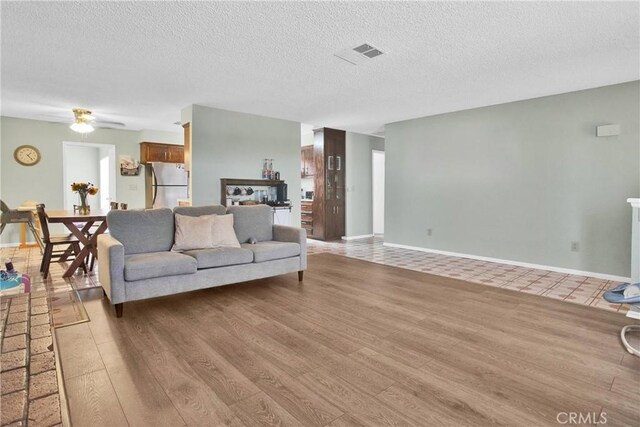 9431 7th Ave, Hesperia, CA 92345 - photo 5