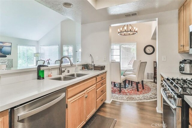 625 Hazelwood Way Unit A, Simi Valley, CA 93065 - photo 13