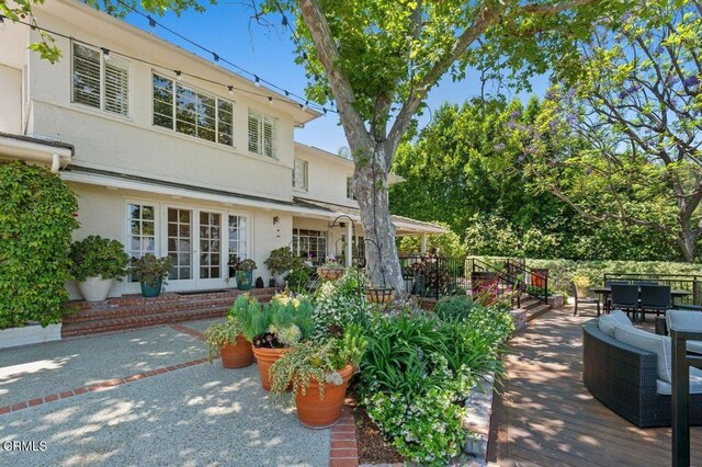 320 N San Rafael Ave, Pasadena, CA 91105 - view of patio featuring outdoor dining space and a deck