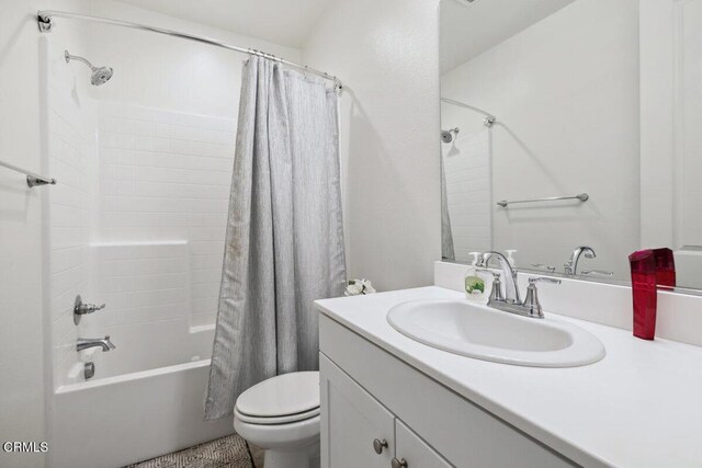 113 Azalea St, Fillmore, CA 93015 - full bathroom with vanity and shower / tub combo with curtain