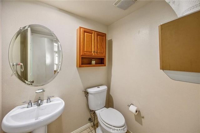 190 Cross Rail Ln, Norco, CA 92860 - bathroom featuring a sink and toilet
