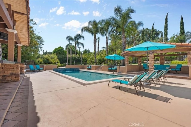 10920 Beechwood Dr, Rancho Cucamonga, CA 91737 - swimming pool with a patio area