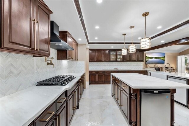 10920 Beechwood Dr, Rancho Cucamonga, CA 91737 - kitchen featuring wall chimney range hood, dishwasher, gas stovetop, backsplash, and recessed lighting