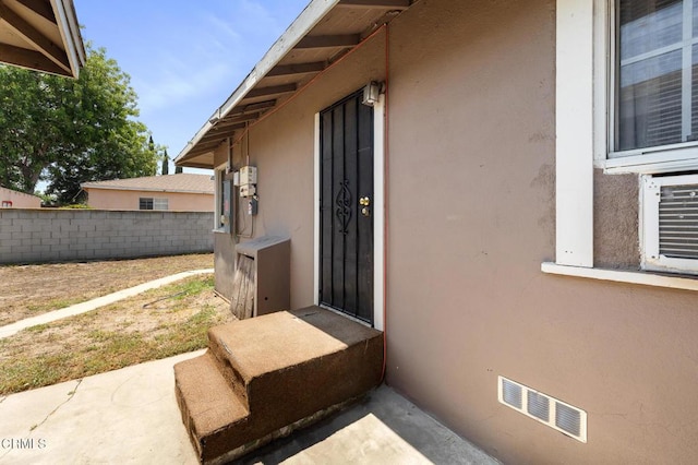 272 E 69th St, Long Beach, CA 90805 - entrance to property featuring stucco siding