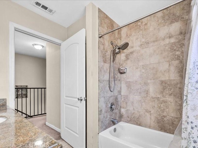 10316 S San Pedro St, Los Angeles, CA 90003 - full bath with shower / tub combo with curtain
