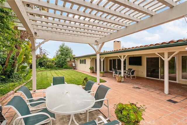 6636 Wooster Ave, Los Angeles, CA 90056 - view of patio featuring outdoor dining area