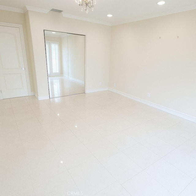 6636 Wooster Ave, Los Angeles, CA 90056 - unfurnished room featuring a chandelier, crown molding, and recessed lighting