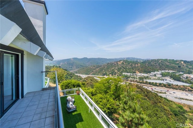 15541 Aqua Verde Dr, Los Angeles, CA 90077 - balcony featuring a mountain view