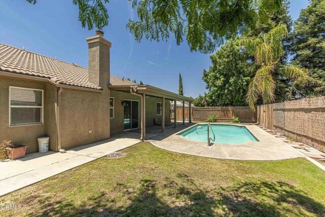 4810 Bluestone Dr, Bakersfield, CA 93311 - view of pool featuring a fenced backyard and a patio