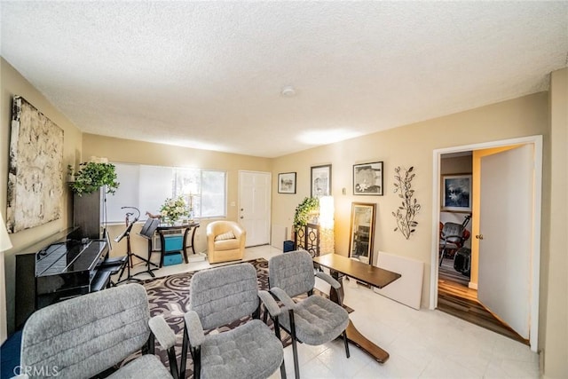 631 W 6th St Unit D, Tustin, CA 92780 - living area with a textured ceiling