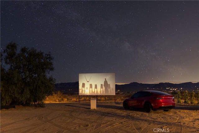 5725 Sunfair Rd, Joshua Tree, CA 92252 - view of front facade featuring a mountain view