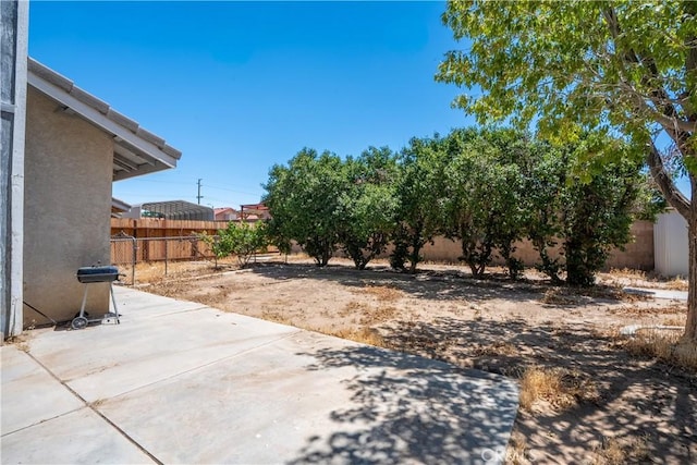 44738 Foxboro Ct, Lancaster, CA 93535 - fenced backyard featuring a patio