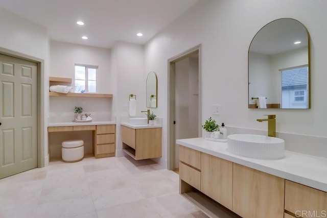 2850 Palmetto Point Ct, Chula Vista, CA 91915 - bathroom with two vanities and recessed lighting