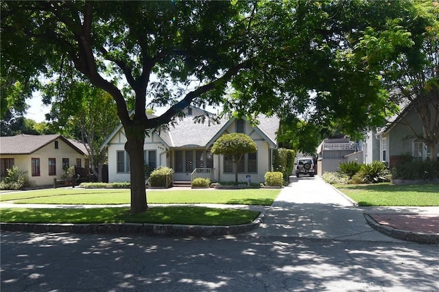 565 N Laurel Ave, Upland, CA 91786 - view of front facade featuring a front yard and a residential view