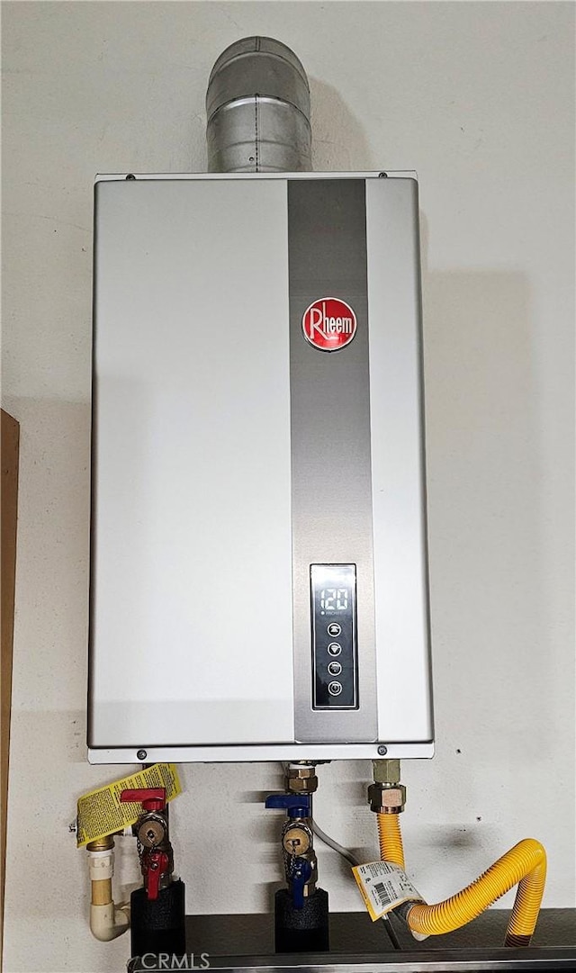 15048 Westin Ln, La Mirada, CA 90638 - detailed view of tankless water heater