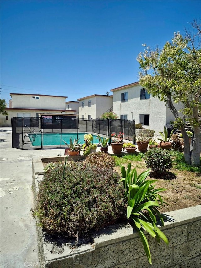 13325 Kornblum Ave, Hawthorne, CA 90250 - view of swimming pool