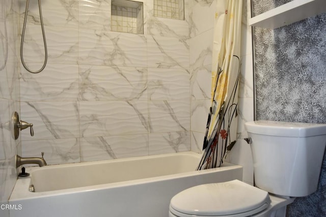 10149 Commerce Ave Unit 2, Tujunga, CA 91042 - bathroom with toilet and shower / bathtub combination with curtain