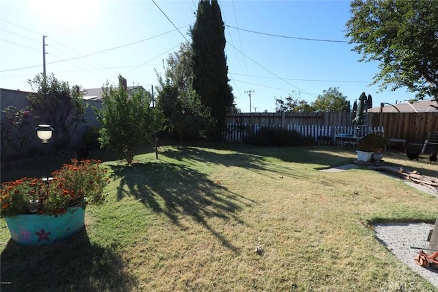 1890 Hamilton St, Simi Valley, CA 93065 - view of yard