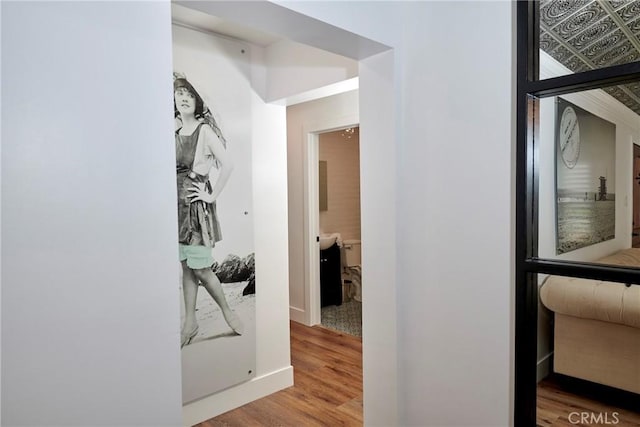 728 Euclid St, Santa Monica, CA 90402 - hallway with wood finished floors