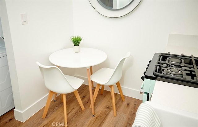 728 Euclid St, Santa Monica, CA 90402 - dining area featuring light wood-type flooring and baseboards