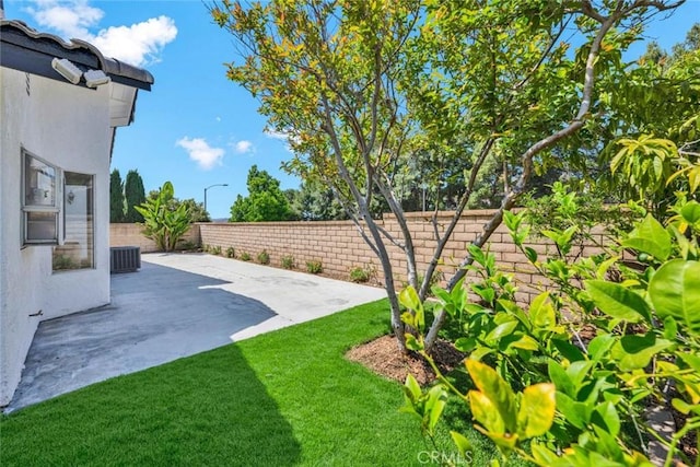3401 Mountainside Cir, Corona, CA 92882 - fenced backyard featuring a patio area