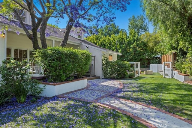 11 Dapplegray Ln, Rolling Hills Estates, CA 90274 - view of grassy yard