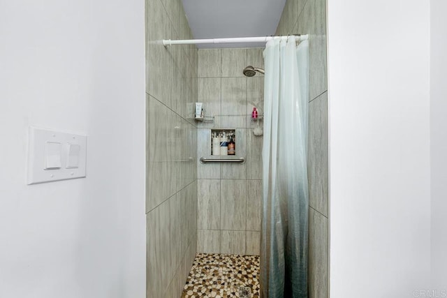 7215 San Pasqual St, Lemon Grove, CA 91945 - bathroom featuring tiled shower