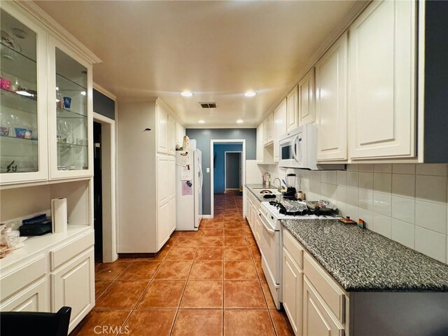132 Sequoia Dr, Bakersfield, CA 93308