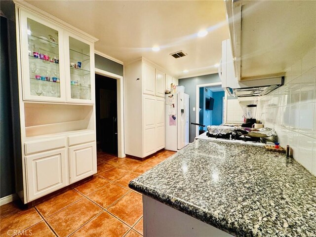 132 Sequoia Dr, Bakersfield, CA 93308